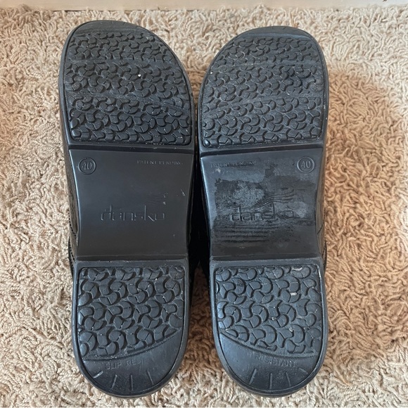 Dansko Pro 40 Black Glossy Leather Clogs Professional Shoes Nursing Slip On EUC - Picture 8 of 11